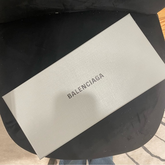 Balenciaga Pool Slides Beige and Black Size 37 with box and dust bag - Picture 3 of 11